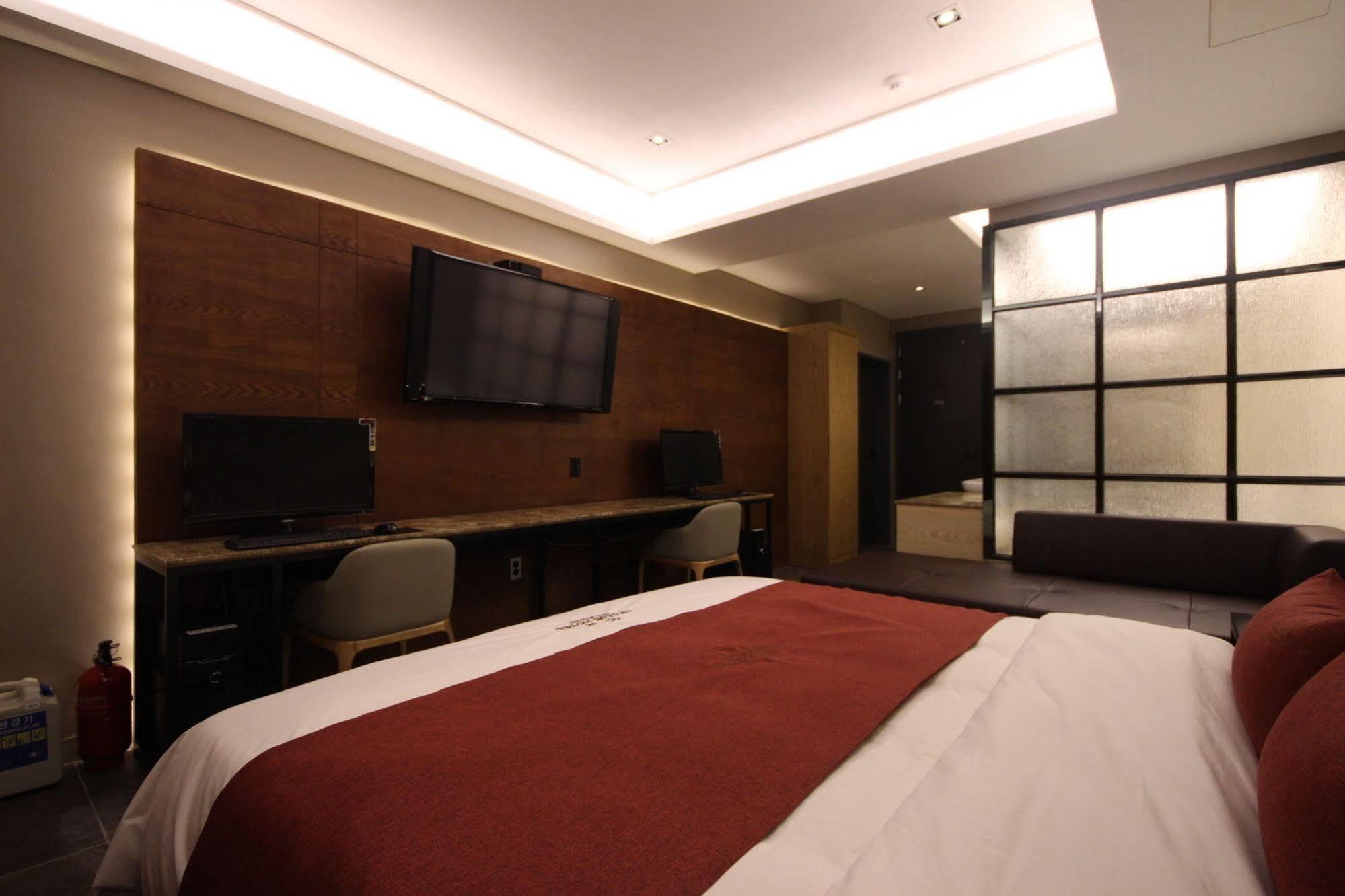 The Club Hotel Seomyeon Busan Buitenkant foto